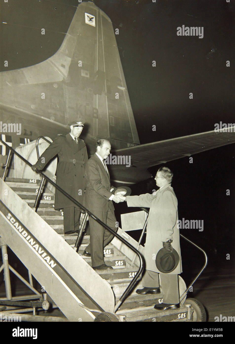 Das Convair/General Dynamics Plant, das von 1955 bis 1969 aktiv war, war eine entscheidende Rolle bei der Herstellung von Flugzeugen wie der CV-440 für kommerzielle Fluggesellschaften und militärische Anwendungen. Das Personal des Werks war an der Erprobung und Fertigung beteiligt, wobei der Schwerpunkt auf der Entwicklung von Flugzeugtechnik und der Erfüllung der Anforderungen der Luftfahrt während der Ära des Kalten Krieges lag. Dieser Zeitraum war ein bedeutender Fortschritt sowohl in der militärischen als auch in der zivilen Luftfahrt. Stockfoto