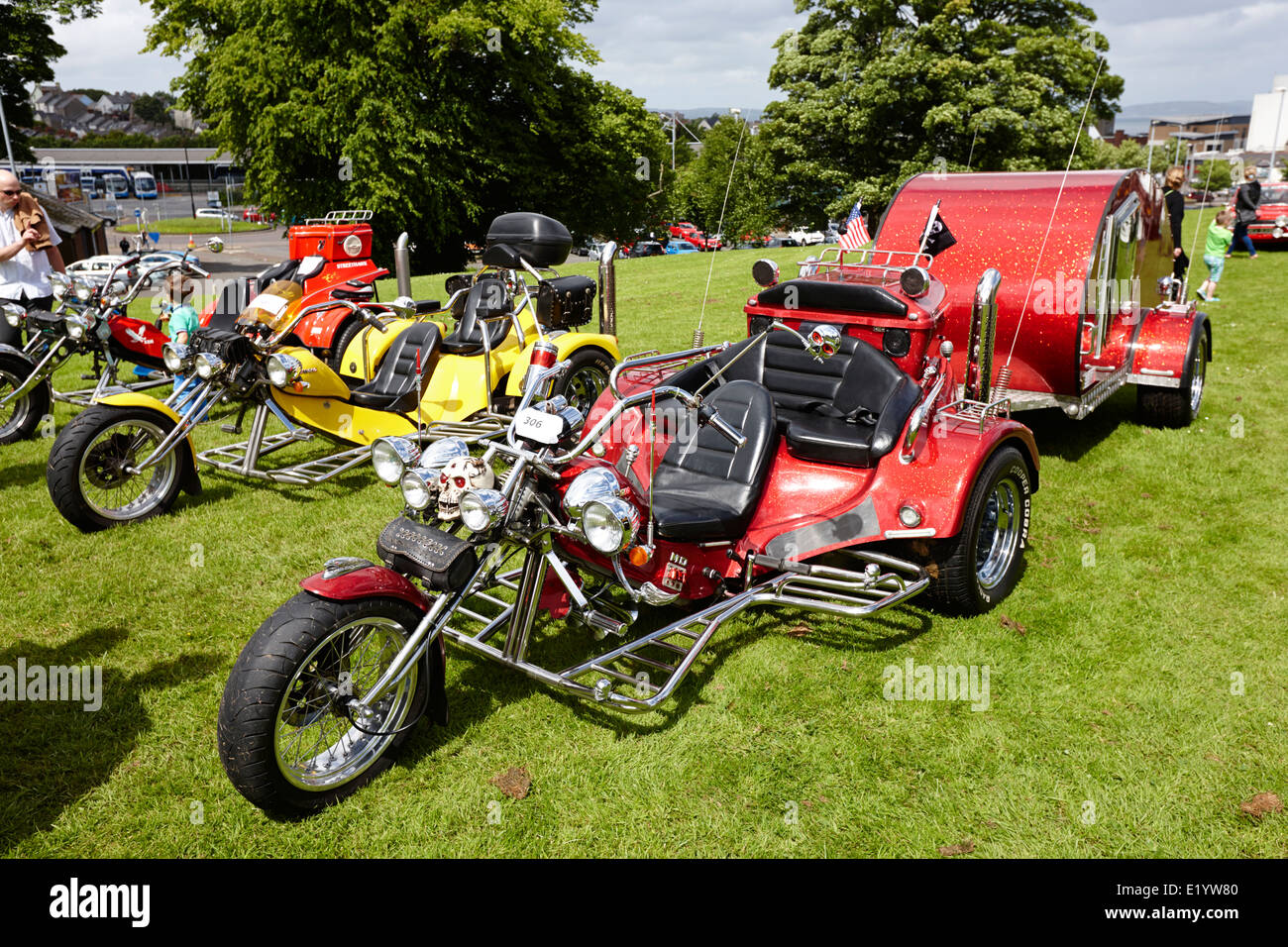 benutzerdefinierte Trike Motorrad mit einer Oldtimer-Rallye  Bangor-Nordirland Stockfotografie - Alamy