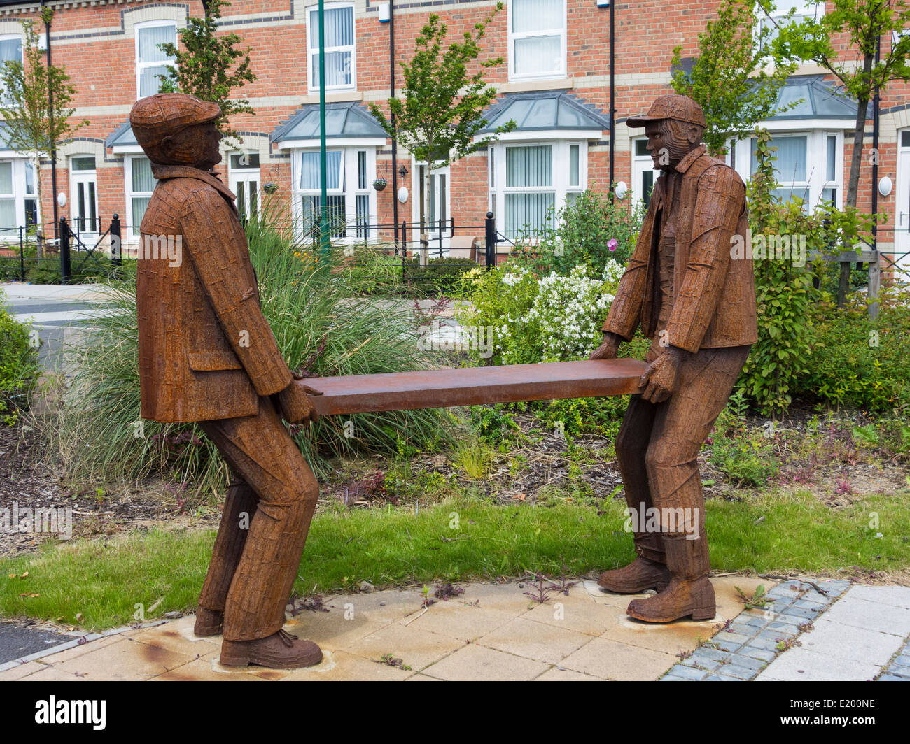 "Schlechte zurück" Skulptur von Roy Lonsdale Eco Village, South Bank, Middlesbrough, Nord-Ost-England, UK Stockfoto