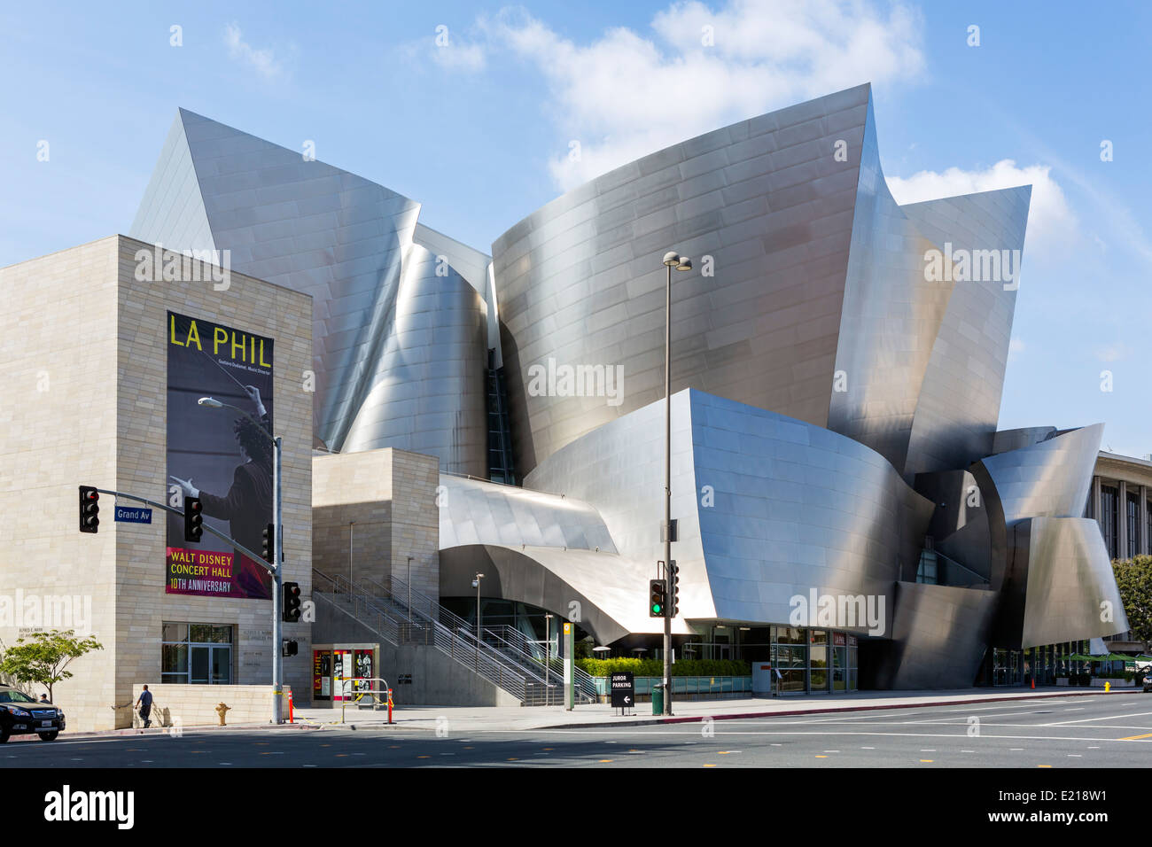 Frank Gehry entworfen, Walt Disney Concert Hall, Grand Avenue in der Innenstadt von Los Angeles, Kalifornien, USA Stockfoto