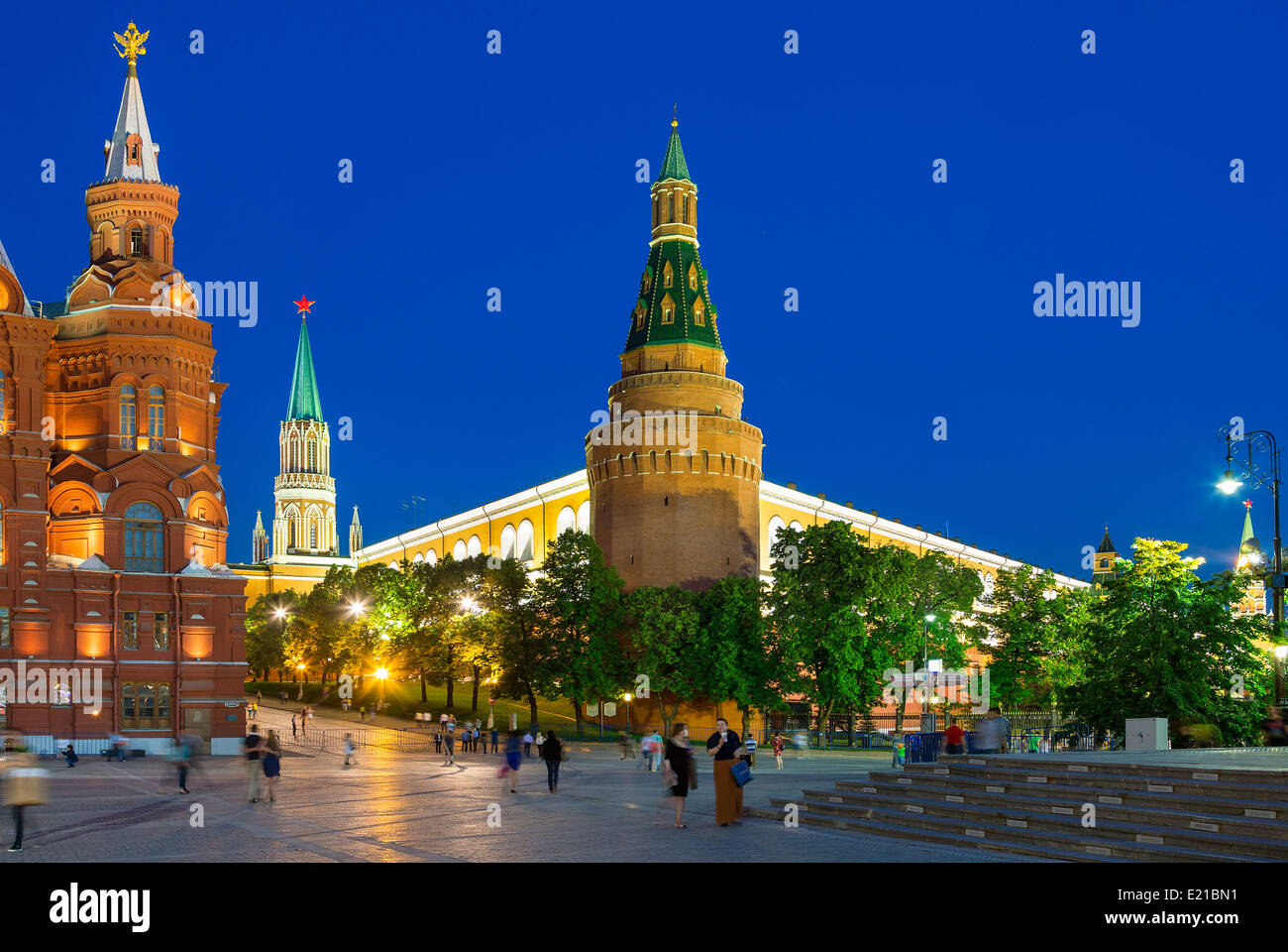 Russland, Moskau, Staatliches Historisches Museum und Kreml in der Abenddämmerung Stockfoto