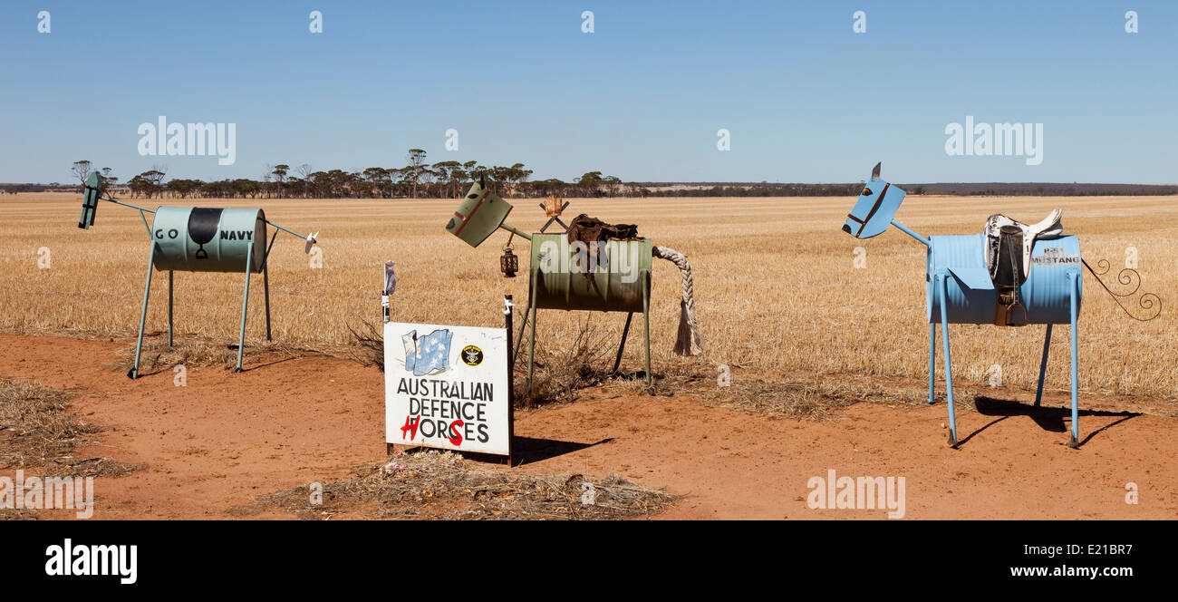Zinn Pferde auf dem Zinn Pferd Highway in Westaustralien Stockfoto