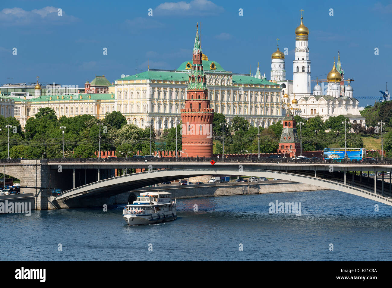 Moskau, Motorschiffausflügen River und Kreml Stockfoto