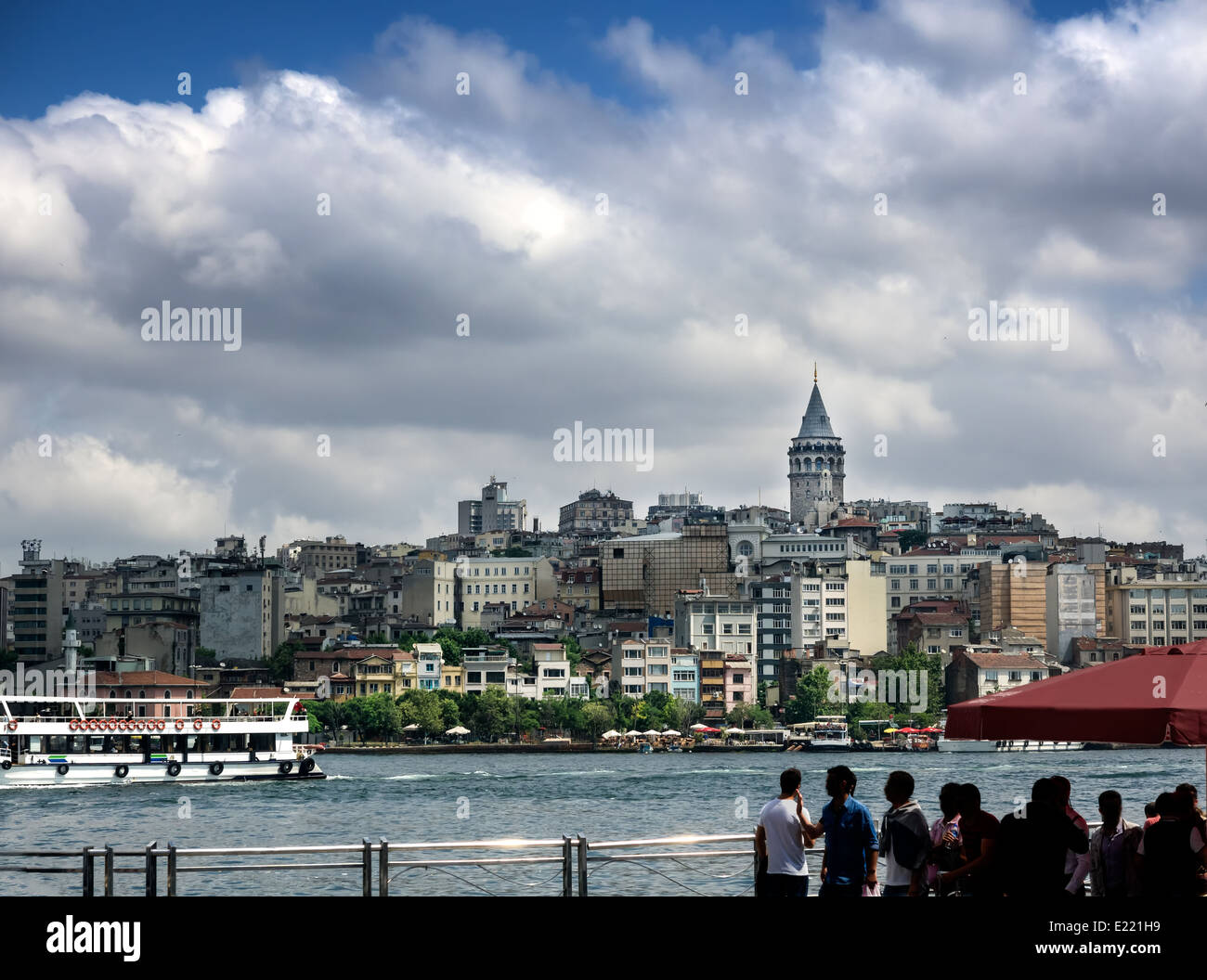 Beyoglu Viertel historischer Architektur und Galata Turm mittelalterlichen Wahrzeichen in Istanbul, Türkei Stockfoto