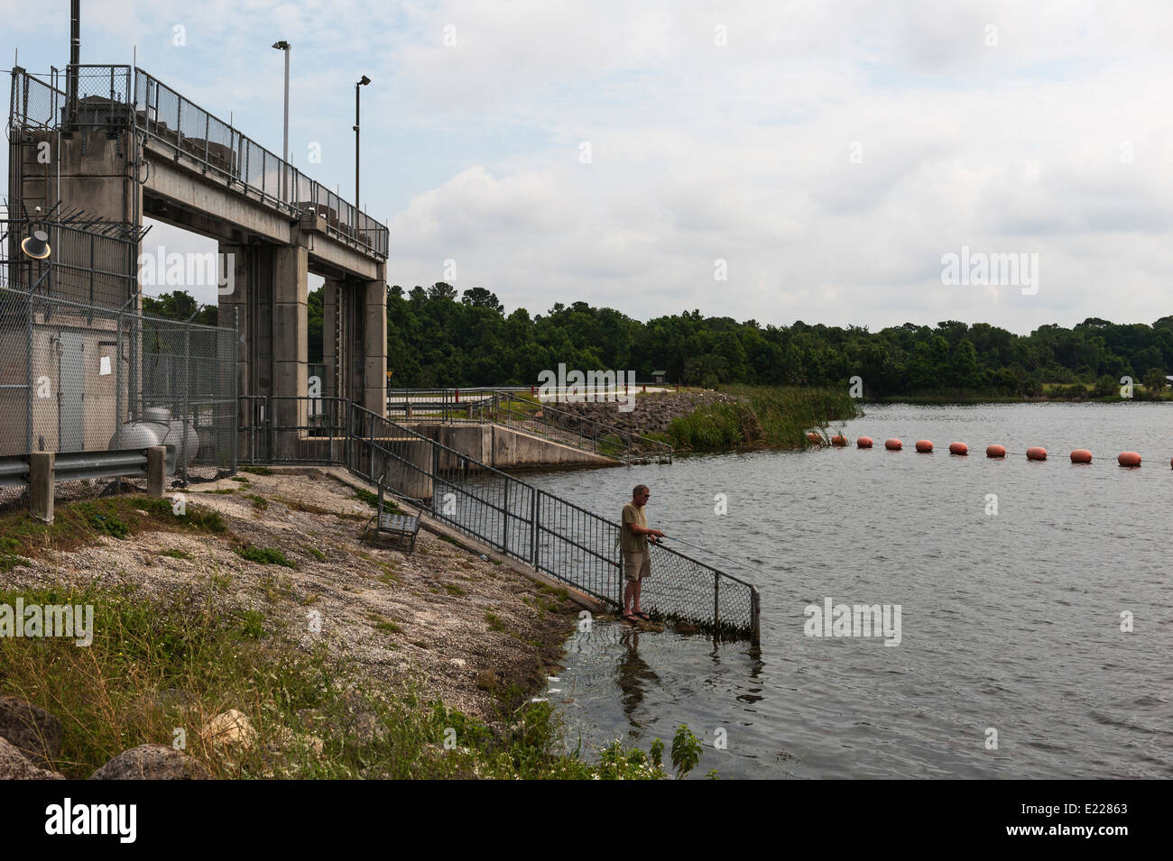 Inglis Main Abflußkanal Dam Southwest Florida Water Management District Wasserressourcen Stockfoto