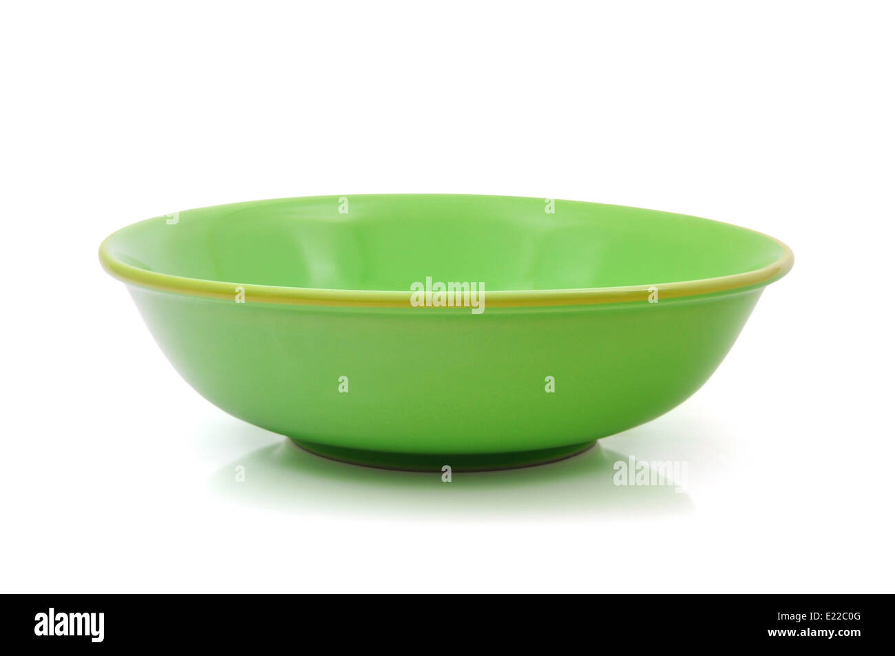 Green Bowl auf weißem Hintergrund Stockfoto