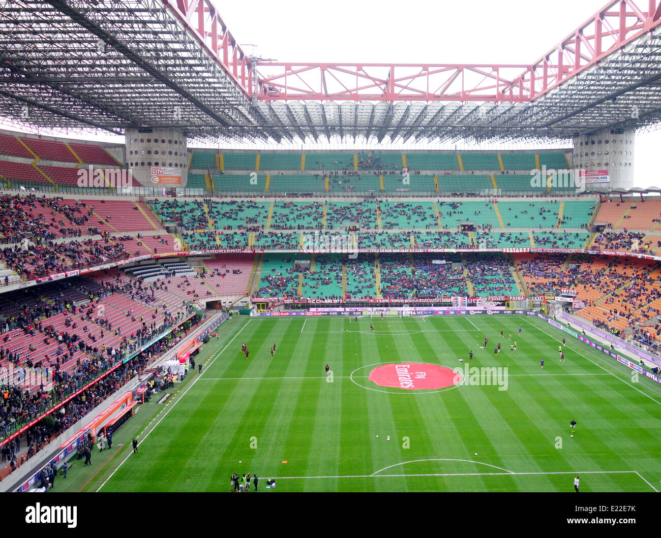 San Siro-Stadion vor einem Spiel AC Milan in Mailand ...