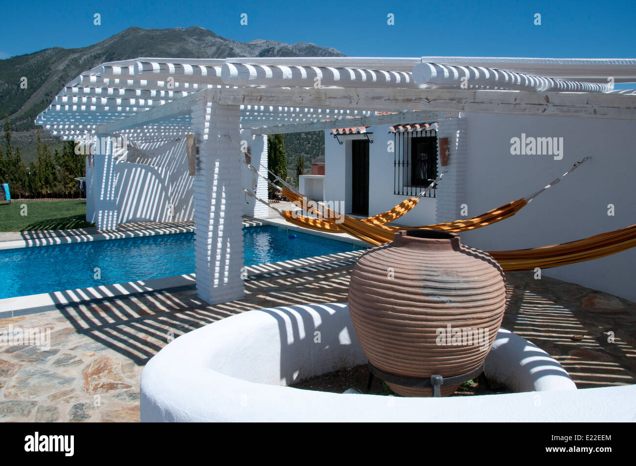 Canillas de Aceituno - Malaga Spanien Spanisch White House Villa Anwesen Swimmingpool Stockfoto