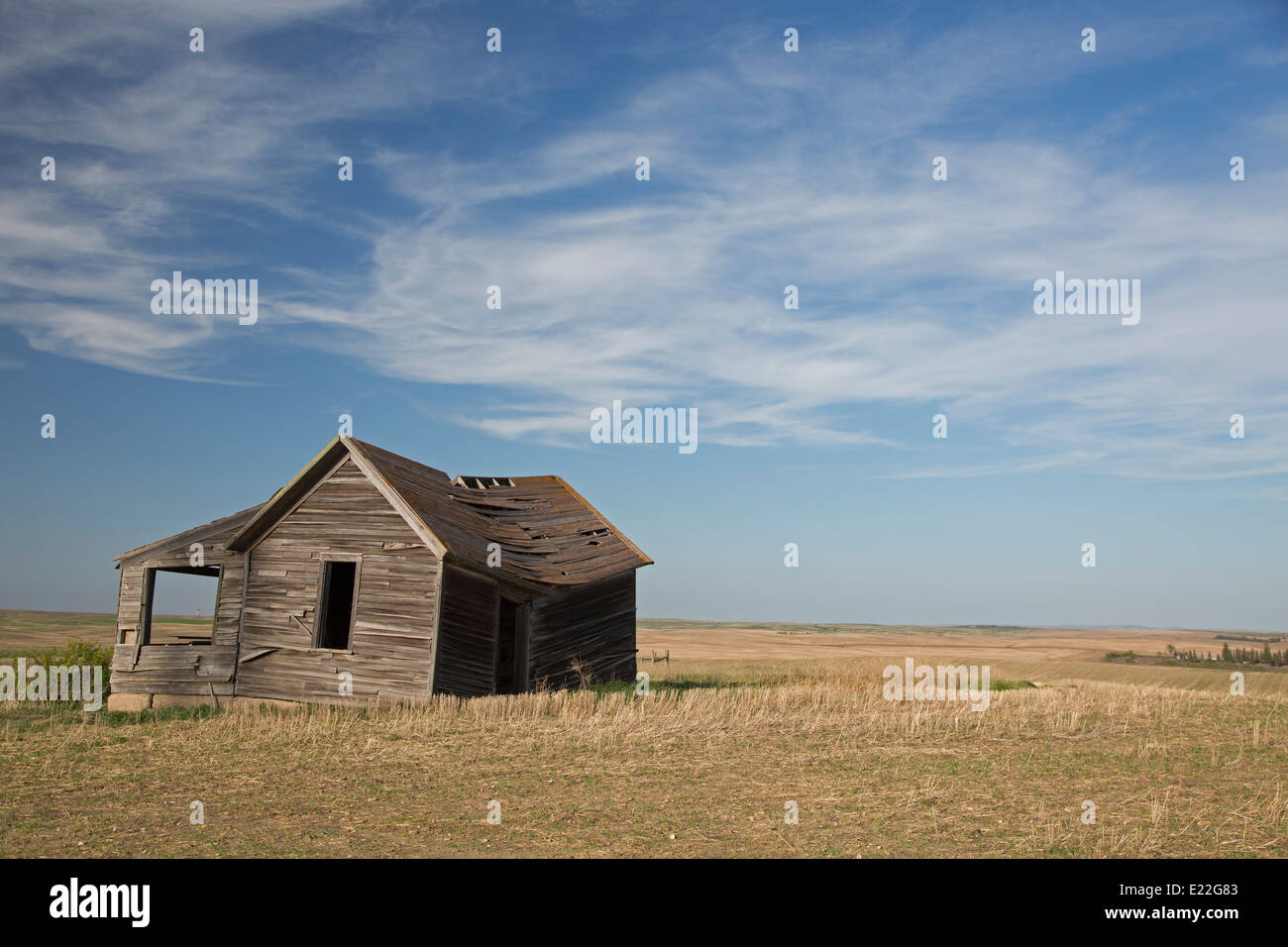 Watford Stadt in North Dakota - eine alte, verlassene Bauernhaus in der Prärie von North Dakota. Stockfoto