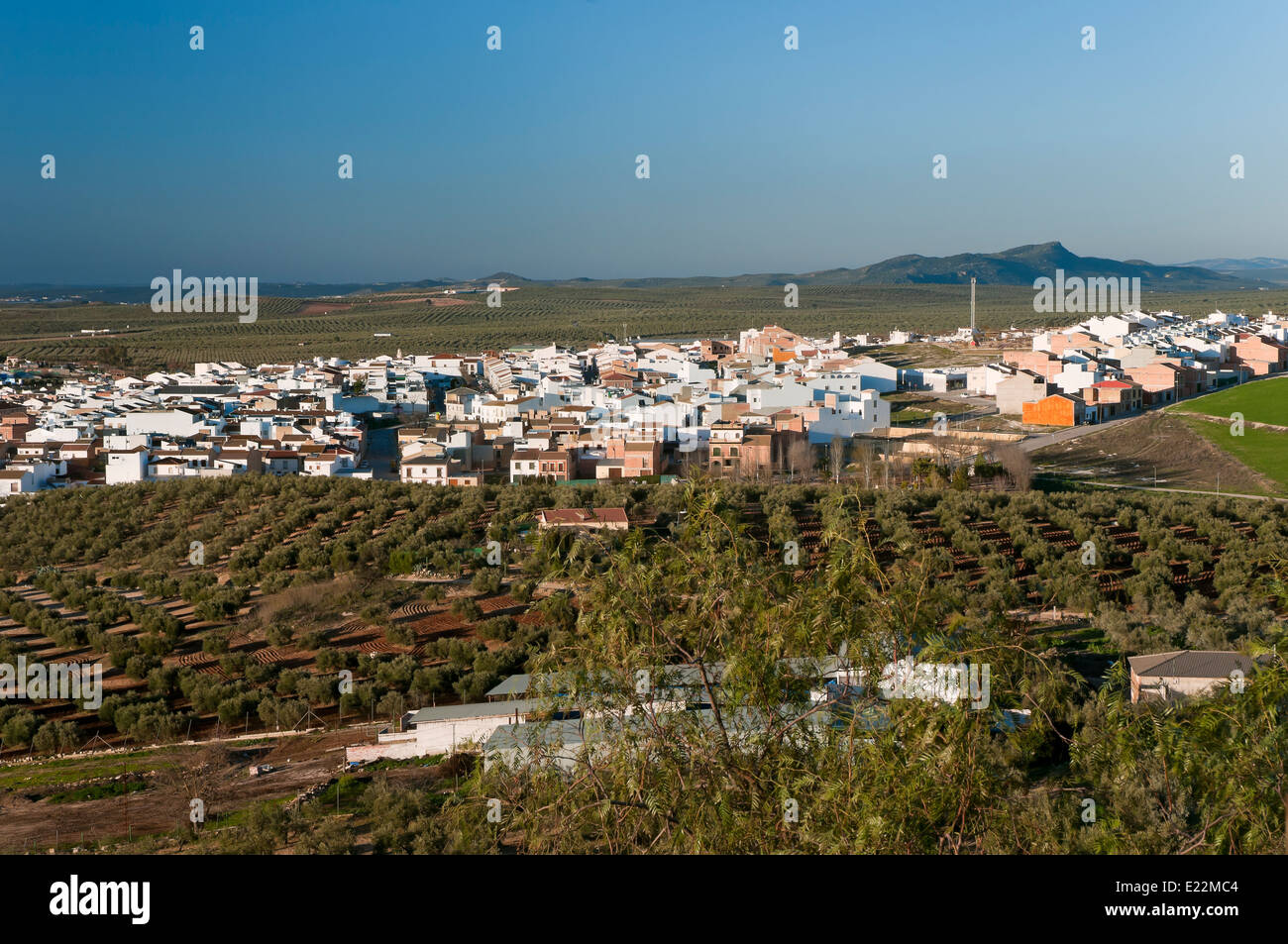 Panoramaaussicht, Altstadt auf der touristischen Route der Banditen, casariche, Provinz Sevilla, Andalusien, Spanien, Europa Stockfoto