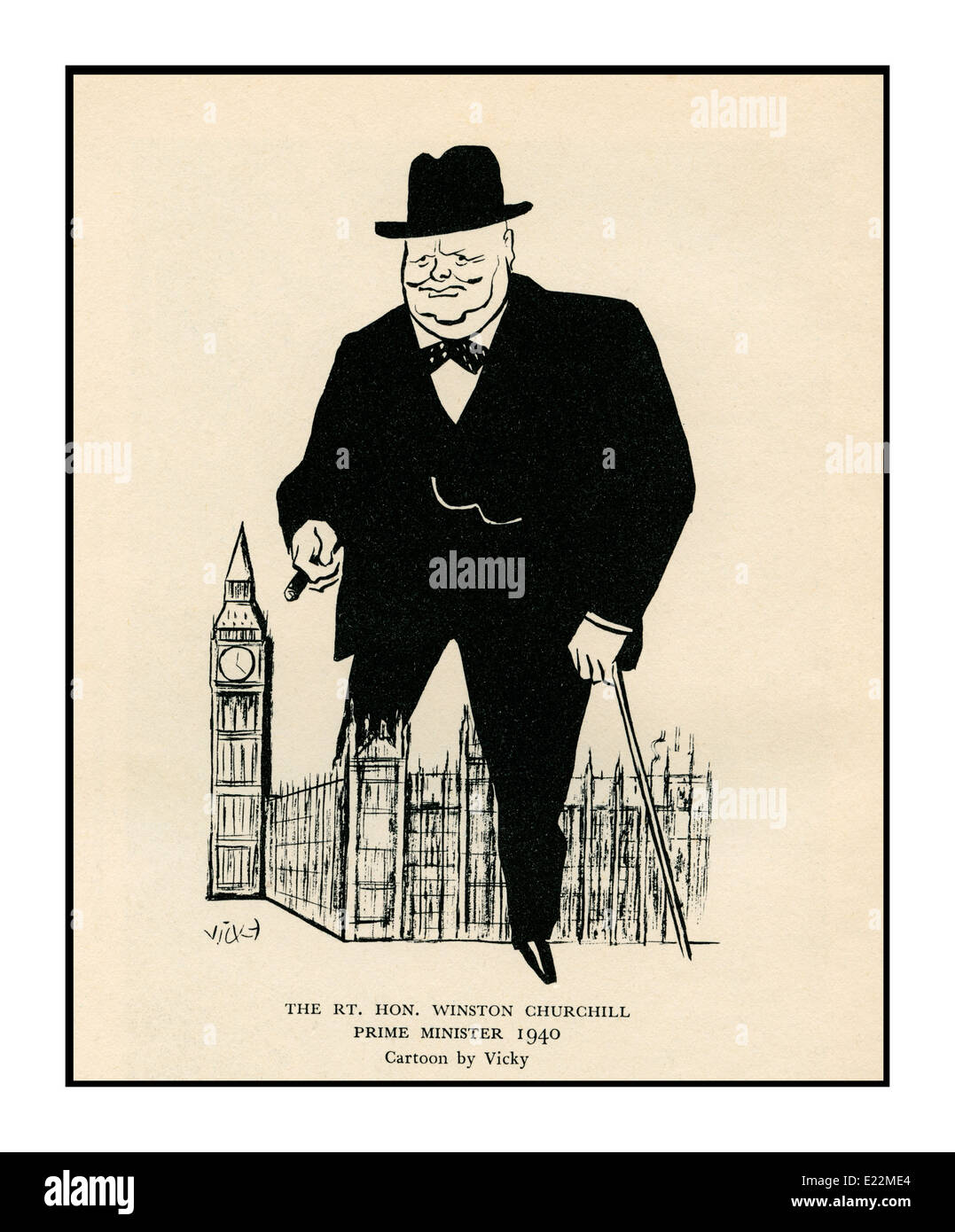 Rt Hon.Winston Churchill Karikatur von Vicky 1940 gezeigt wie ein Koloss rittlings auf The Houses of Parlament London während des 2. Weltkrieges Stockfoto
