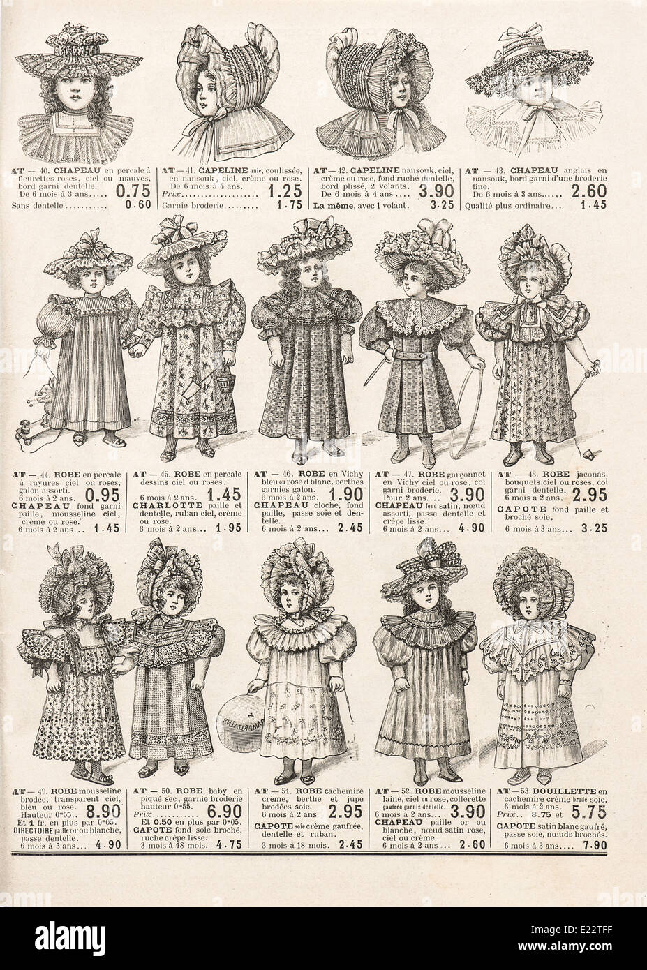 Modekleidung für Mädchen. Antiquitätengeschäft Werbung, original shopping Katalogseite La Samaritaine, Paris, Frankreich Stockfoto