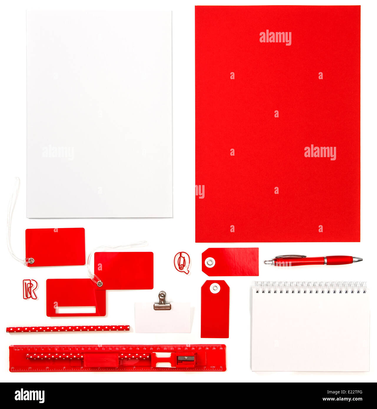 Sammlung von Office-Tools und Papiere auf weißem Hintergrund. Brand Identity-Objekte Stockfoto