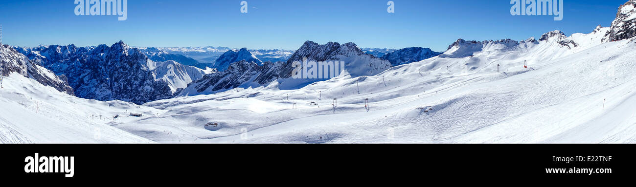 Blick von der Zugspitze, Deutschlands höchstem Berg der Alpen Stockfoto