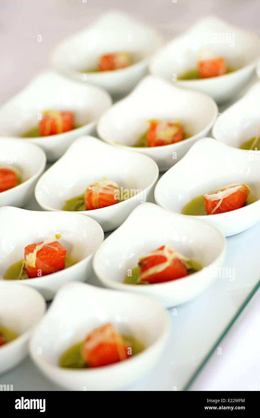 Frische Salate Vorspeisen bei einem Catering-event Stockfoto