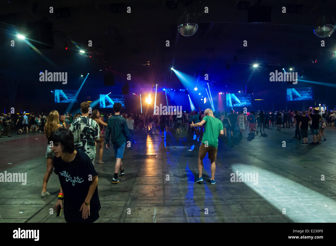 Flux Pavilion Stockfotos & Flux Pavilion Bilder Alamy Flux Pavilion Stockfotos & Flux Pavilion Bilder Alamy