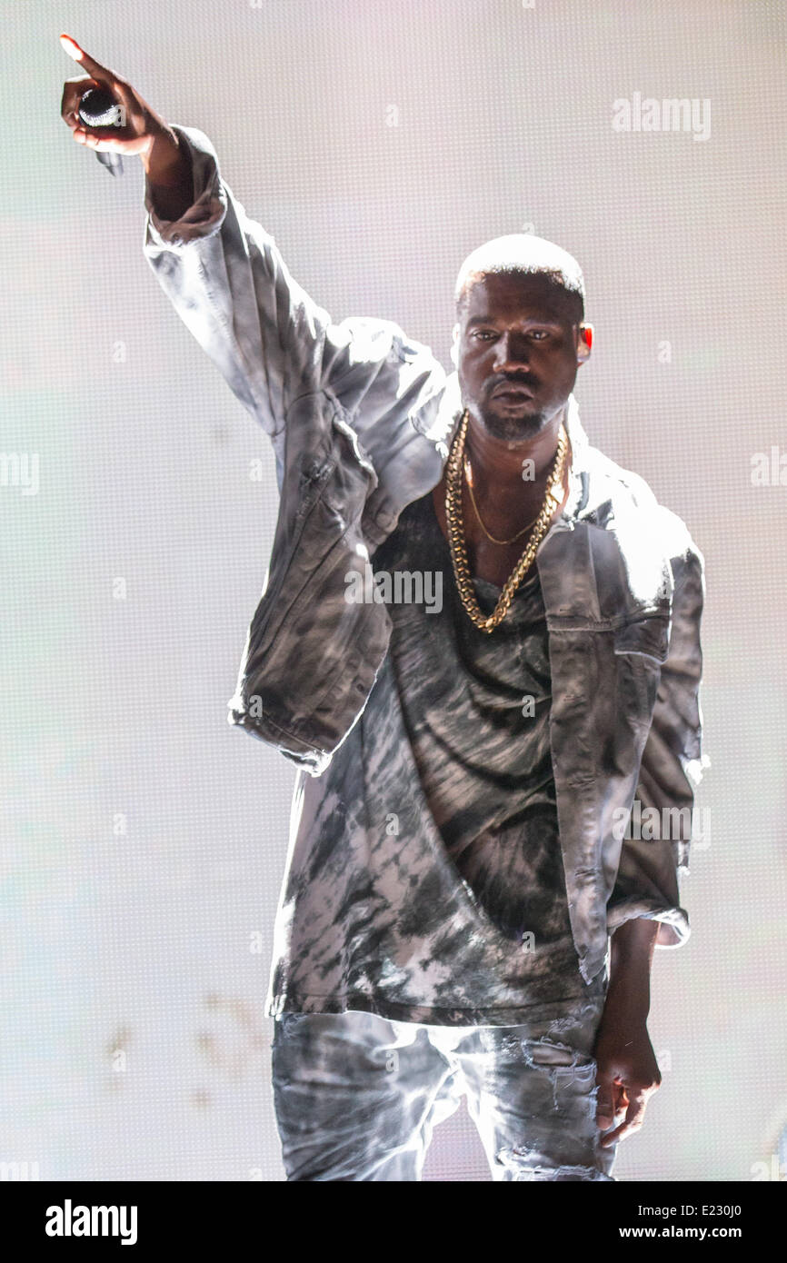 Manchester, Tennessee, USA. 13. Juni 2014. Rapper KANYE WEST tritt bei den 2014 Bonnaroo Music and Arts Festival in Manchester, Tennessee Credit: Daniel DeSlover/ZUMAPRESS.com/Alamy Live News Stockfoto