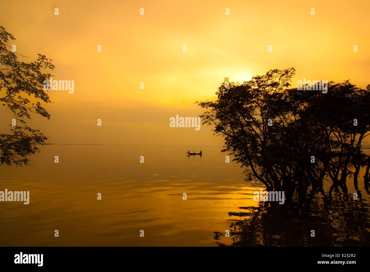 Sonnenuntergang in Tanguar Howr in Bangladesch Stockfoto