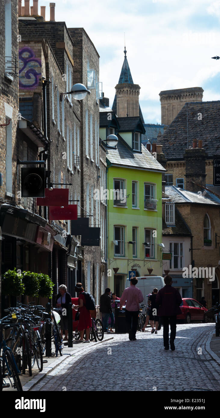 Shopper in den Straßen von Cambridge, England UK Stockfoto