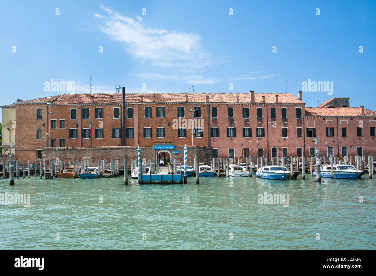 Venedig, Italien-1. Mai, 2014:view der Polizeistation Fron Canal Grande an einem sonnigen Tag Stockfoto