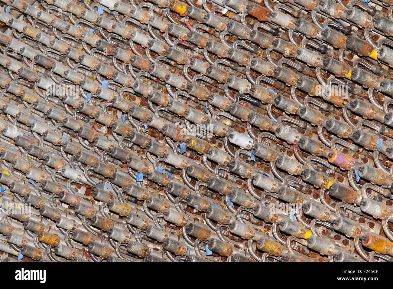Ein Blick auf einige der 2.004 Prozessrohren des B-Reaktors in der Hanford Nuclear Reservation. Stockfoto