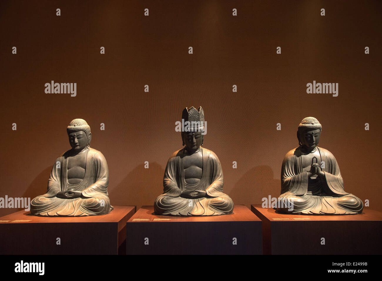 17. Jahrhundert drei Buddhas aus Japan im Leiden Volkskunde Museum in Leiden in den Niederlanden Stockfoto