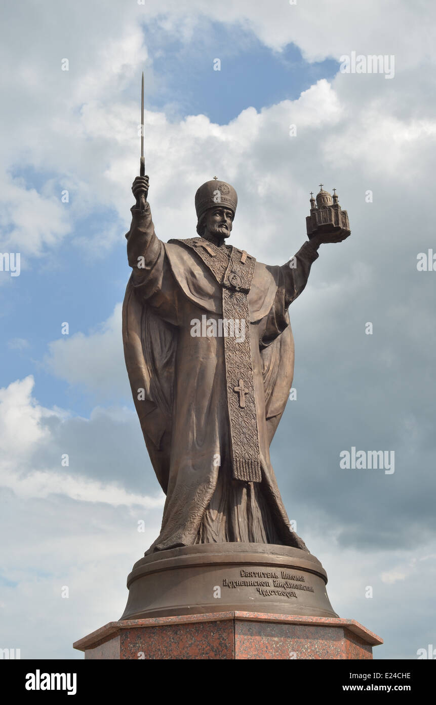 Denkmal für St. Nikolaus, Erzbischof von Myra des Wundertäters, Mamontov Wüsten in Tambow, Russland. Stockfoto
