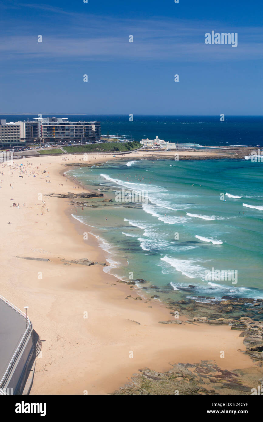 Newcastle Beach weiten Blick mit Ocean Bäder hinter Newcastle New South Wales NSW Australia Stockfoto