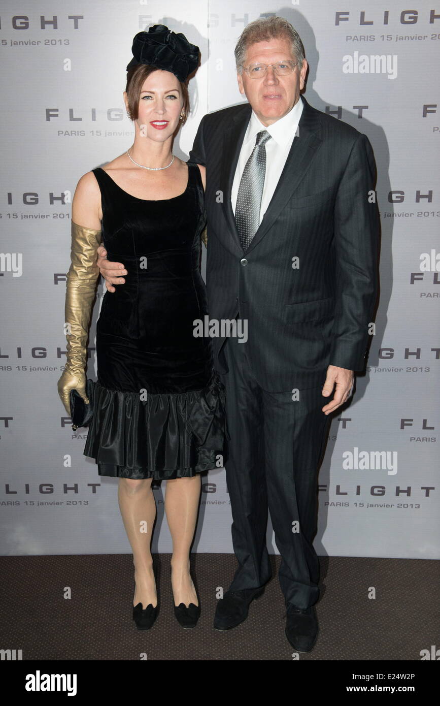 Regisseur Robert Zemeckis und Frau Leslie Zemeckis besuchen Sie den "Flug" Paris Premiere im Kino Gaumont Marignan am 15. Januar 2013 in Paris, Frankreich.  Wo: Paris bei: 15. Januar 2013 Stockfoto