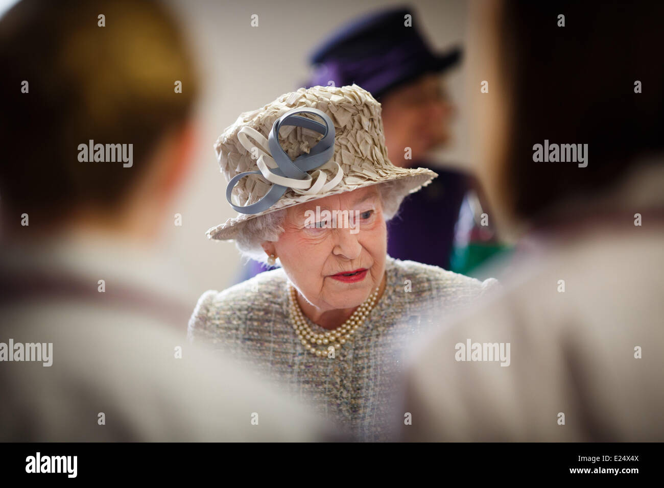 Königin Elizabeth II. besucht die Queen Elizabeth Hospital in King's Lynn, Norfolk, wo sie das neue MRT-Gerät geöffnet.  Mitwirkende: Königin Elizabeth II wo: Kings Lynn, Vereinigtes Königreich bei: 5. Februar 2013 Stockfoto