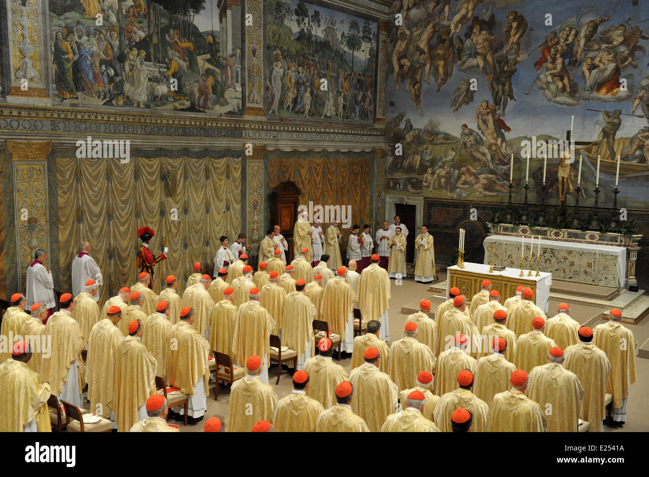 Bergoglio an seine erste Messe mit Kardinälen als Papst Francis in der Sixtinischen Kapelle im Vatikan wo: Vatikanstadt, Heilige Stuhl (Vatikanstadt) Wann: 14. März 2013 Stockfoto