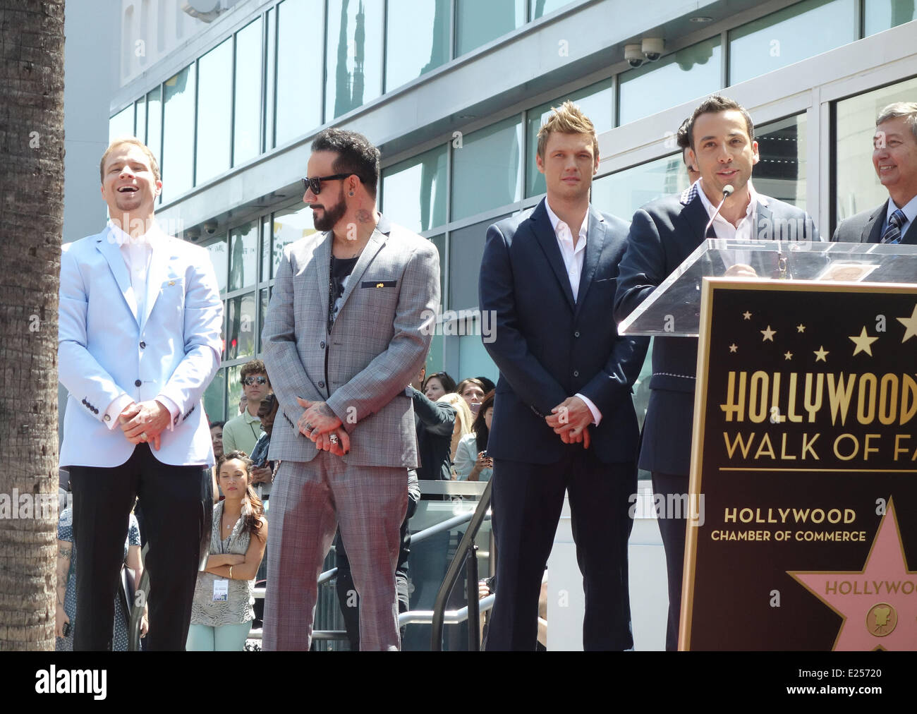 Die Backstreet Boys sind mit auf der Hollywood Walk of Fame mit einem Stern geehrt: AJ McLean, Brian Littrell, Howie Dorough, Nick Carter, The Backstreet Boys wo: Los Angeles, California, Vereinigte Staaten von Amerika bei: 22. April 2013 Stockfoto