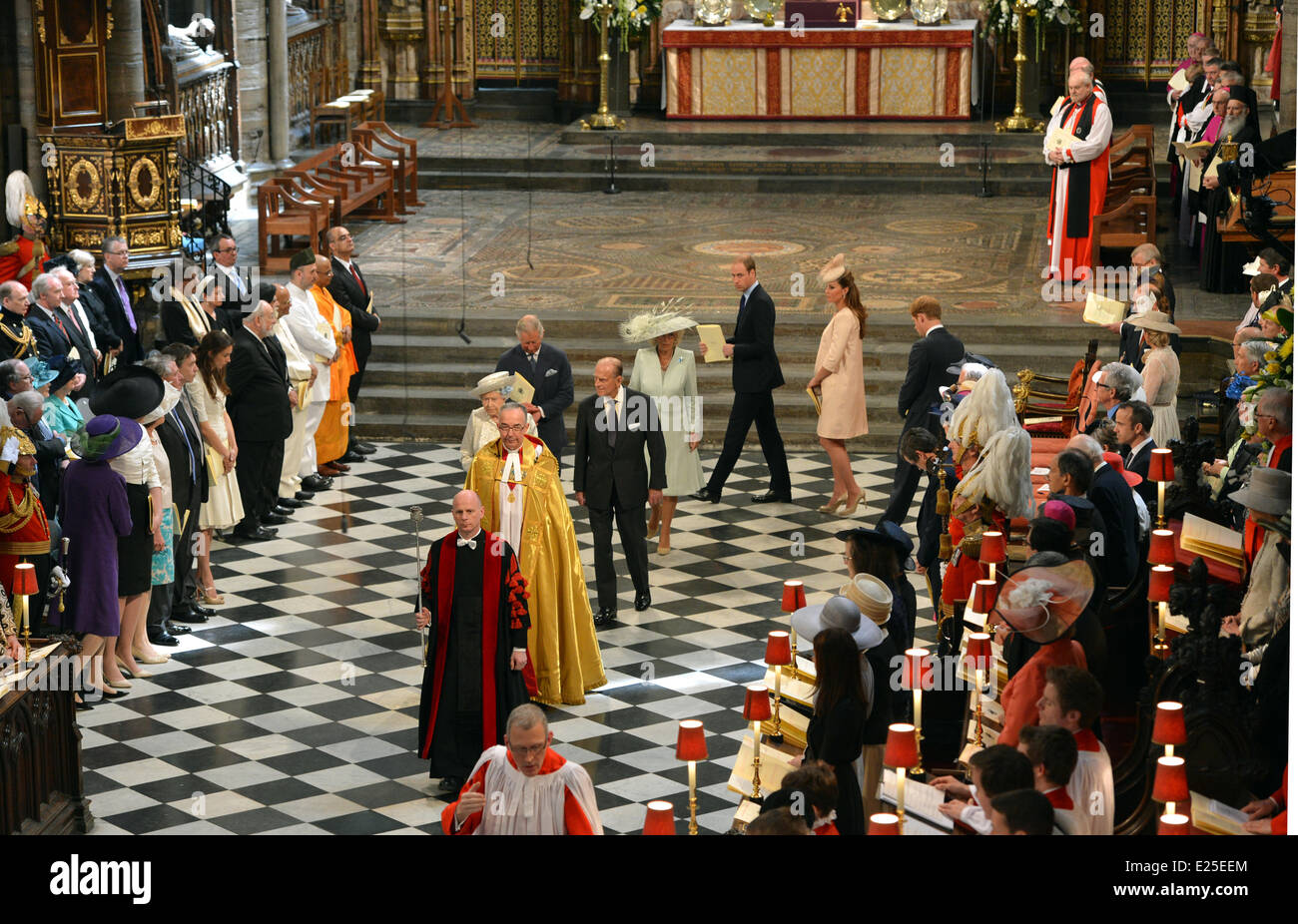 Queen elizabeth coronation charles -Fotos und -Bildmaterial in hoher ...