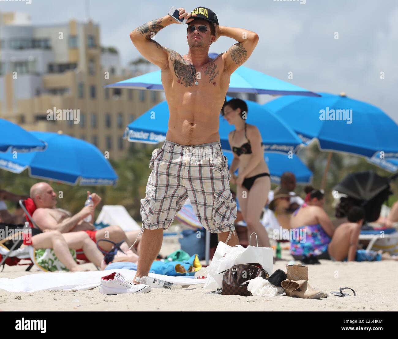 Duncan James und Lee Ryan von blau auf Urlaub im Nikki Beach Resort auf Miami Beach mit: Duncan James Where: Miami, Florida, USA bei: 25. Juni 2013 Stockfoto