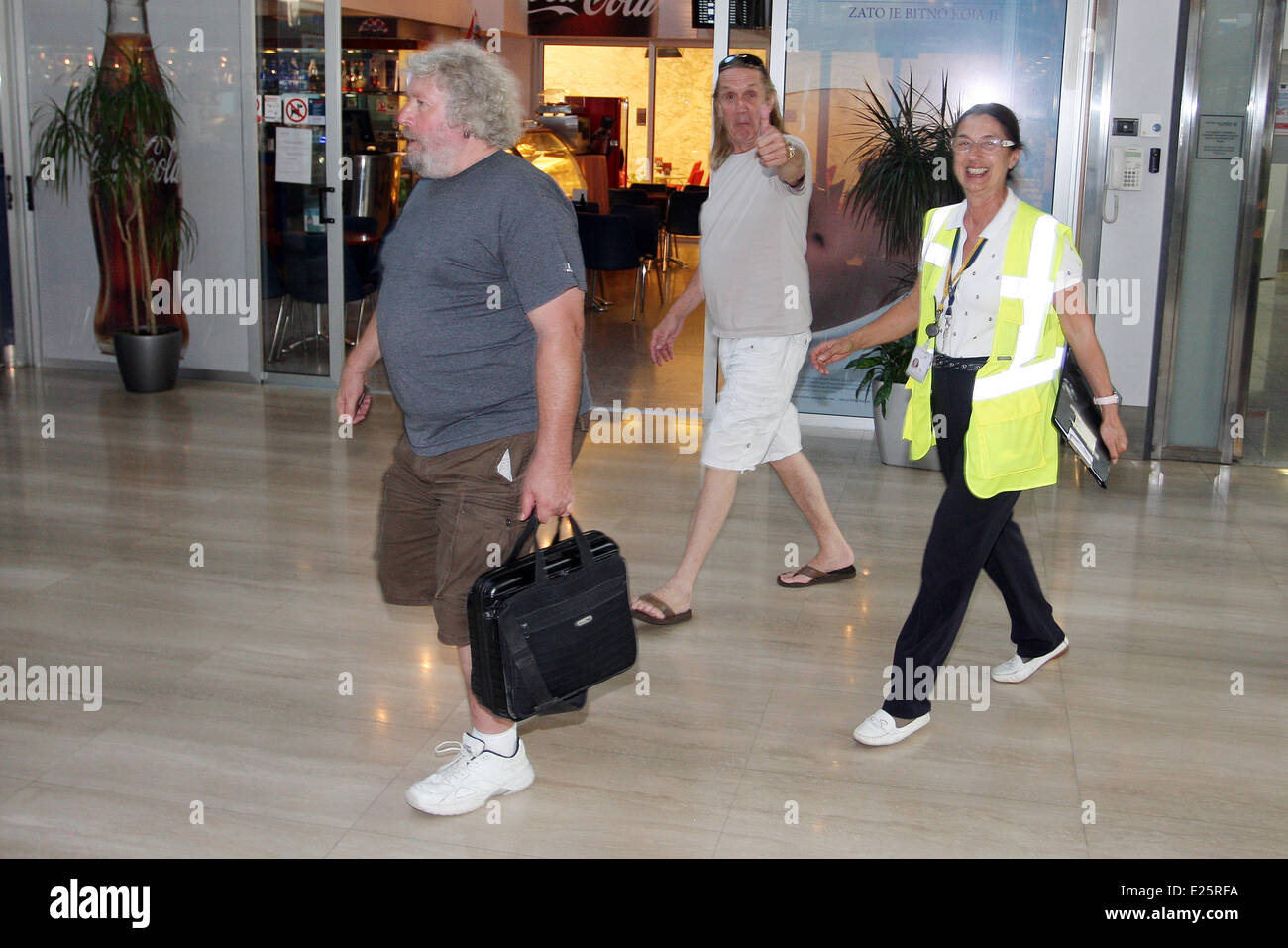 Mitglieder der Band Iron Maiden landen im Privat Jet am Flughafen Zagreb vor das heutige Konzert in der Arena Zagreb während ihrer Welttournee Maiden England.  Mitwirkende: Micko McBrain wo: Zagreb, Kroatien bei: 31. Juli 2013 Stockfoto