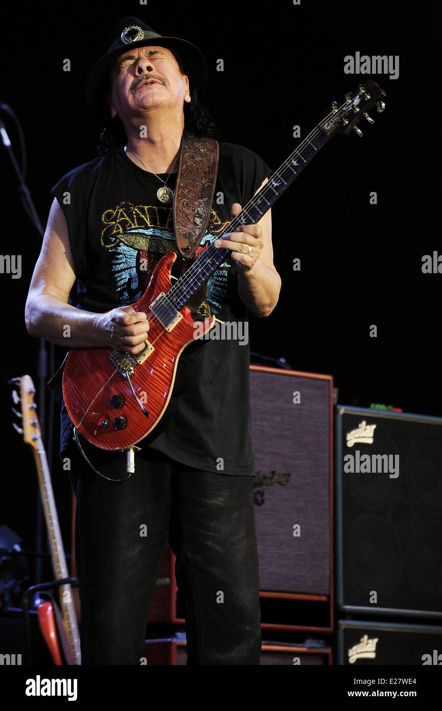 Mexikanische geboren Gitarren-Legende Carlos Santana tritt während der 38.  Paleo Festival de Nyon Schweiz, Nyon, 25. Juli 2013 Featuring: Carlos  Santana wo: Nyon, Suisse wann: 25. Juli 2013 Stockfotografie - Alamy