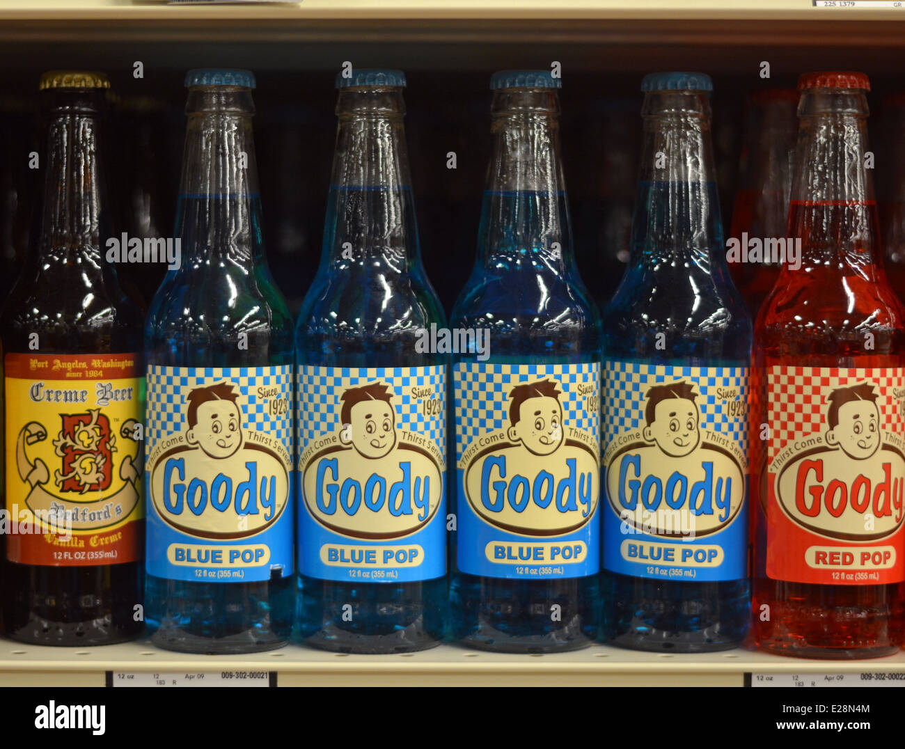 Flaschen von Soda mit Retro-Vintage Labels in Albertson es Supermarkt in Jackson Hole, Wyoming. Stockfoto