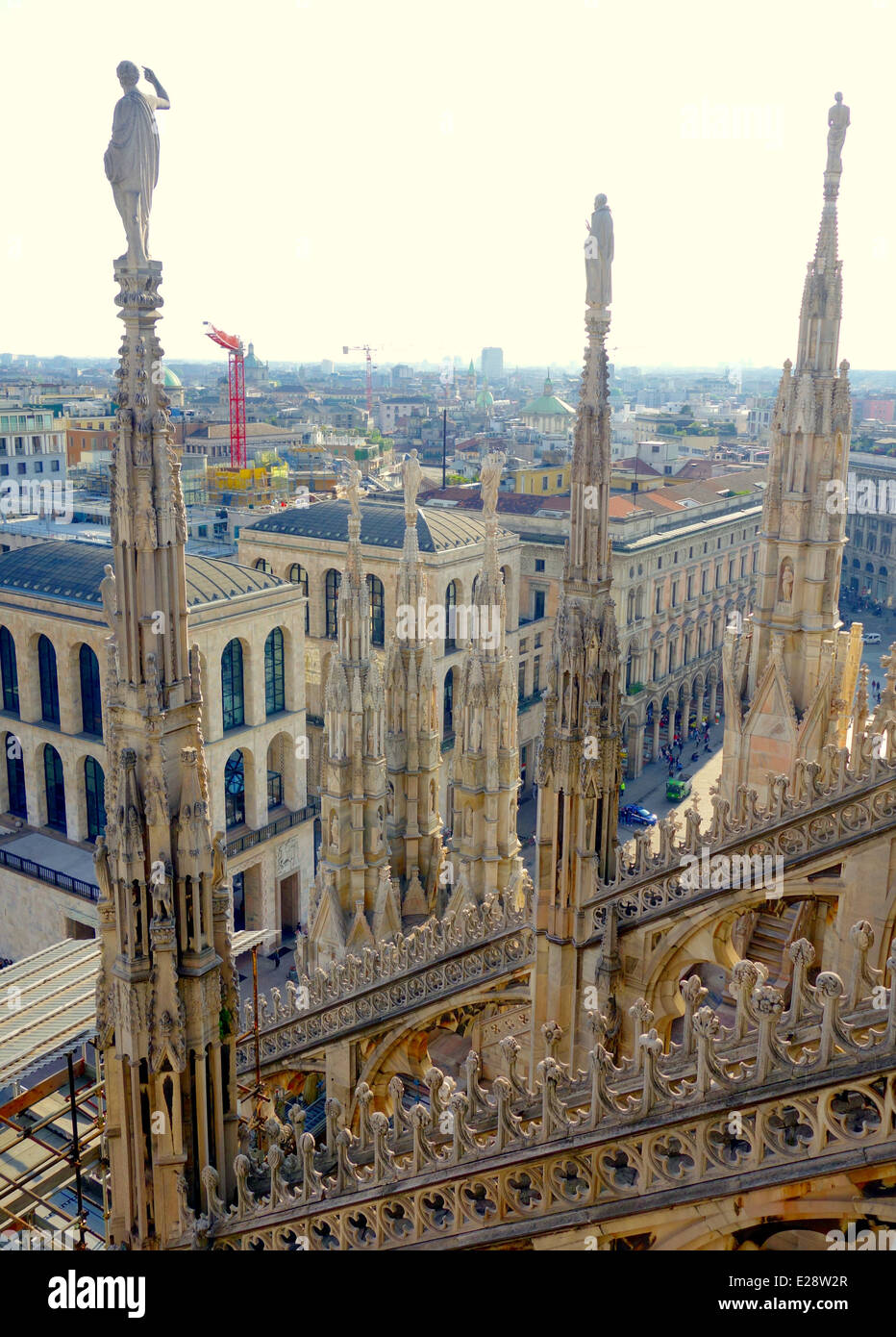 Ornamente und Terrasse von der Duomo Kathedrale Dachterrasse in Mailand, Italien Stockfoto