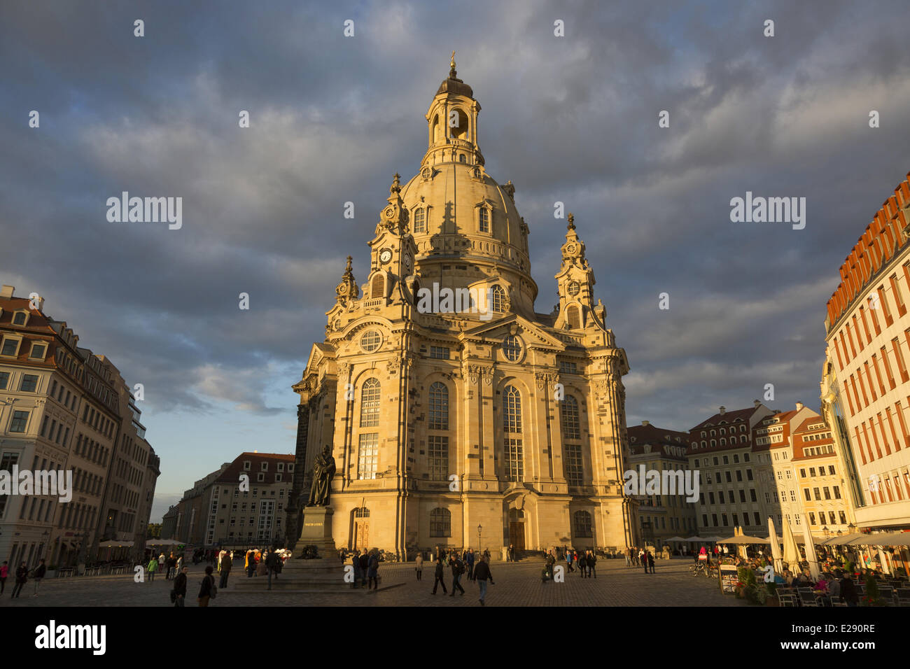 Blick auf die Stadtkirche in den späten Abend Sonne, Frauenkirche, Dresden, Sachsen, Deutschland, September Stockfoto