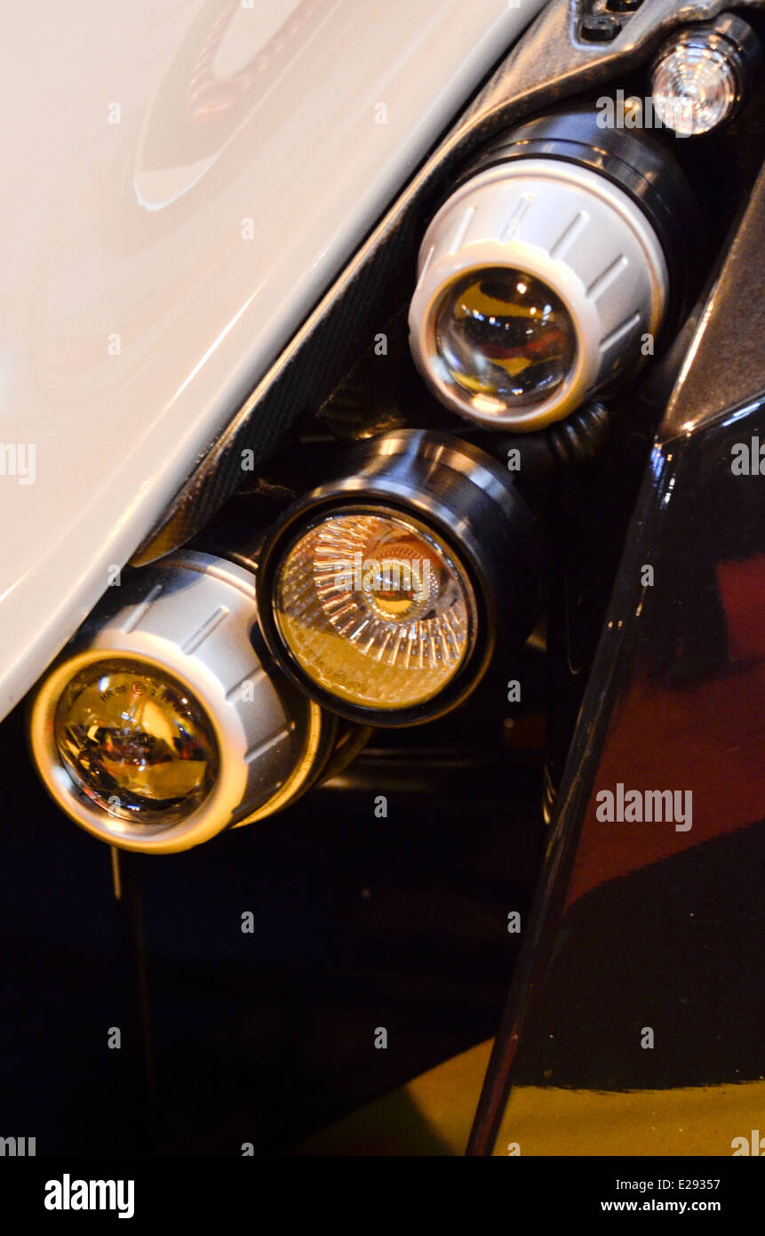 BAC Mono Scheinwerfer cluster Stockfoto