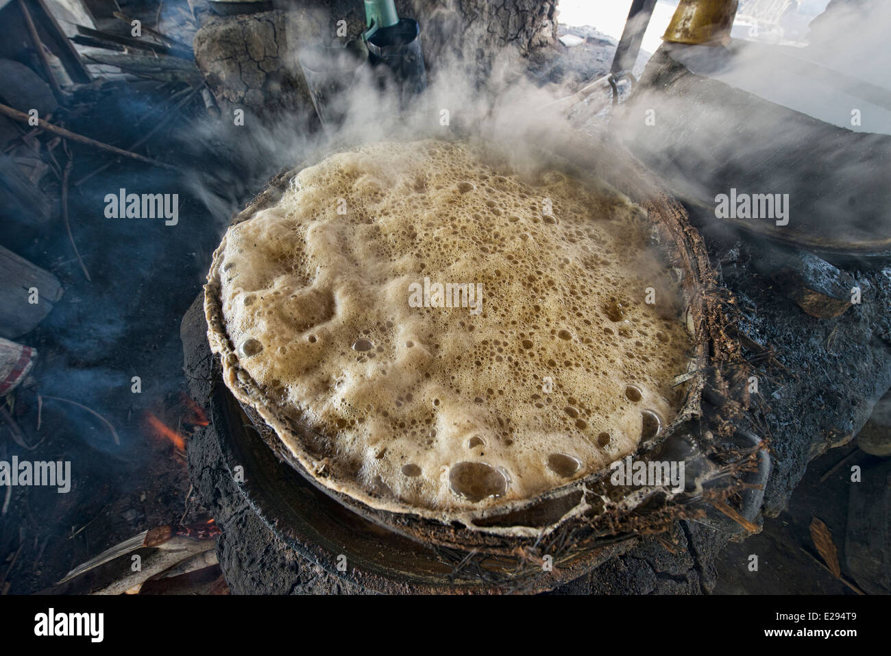Palm-Zuckerfabrik in ländlichen Banyuwangi, Ost-Java, Indonesien Stockfoto