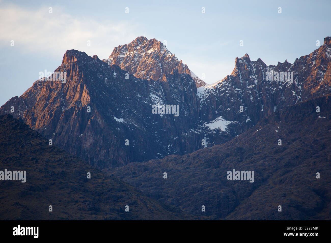 Ein Blick auf die Anden im Lares Tal hoch in den Anden in Peru Stockfoto Ein Blick auf die Anden im Lares Tal hoch in den Anden in Peru Stockfoto