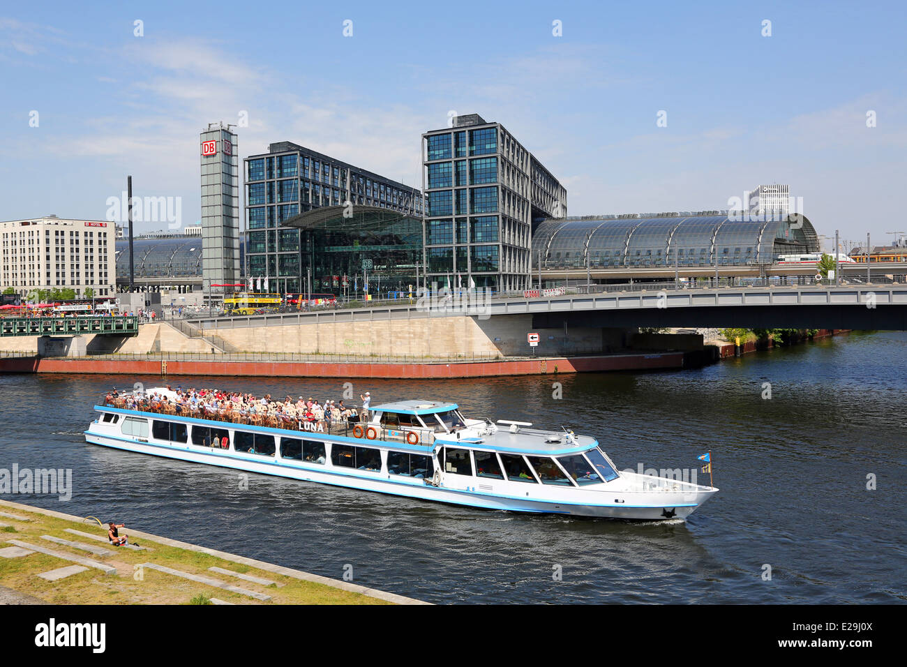 Berlin Hauptbahnhof central Station und der Spree in Berlin, Deutschland Stockfoto