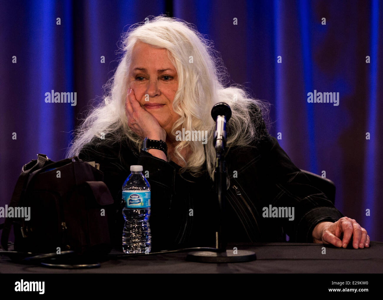 Los Angeles, Kalifornien, USA. 17. Juni 2014. Jefferson Airplane Sängerin GRACE SLICK bespricht ihre Karriere in der Musik und Malerei im GRAMMY Museum in L.A. Live. Bildnachweis: Brian Cahn/ZUMAPRESS.com/Alamy Live-Nachrichten Stockfoto