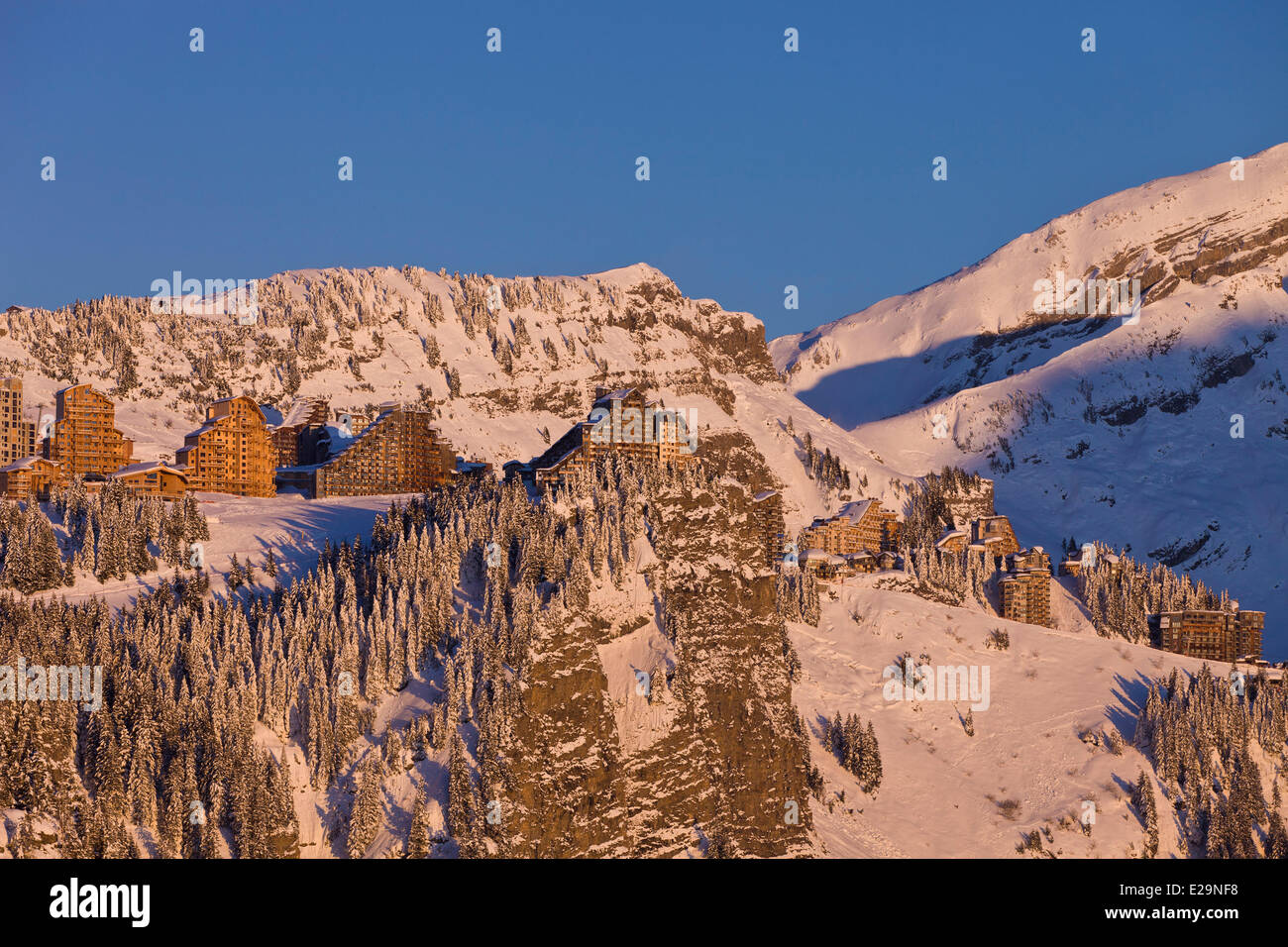 Frankreich, Haute Savoie, Avoriaz am Abend Stockfoto