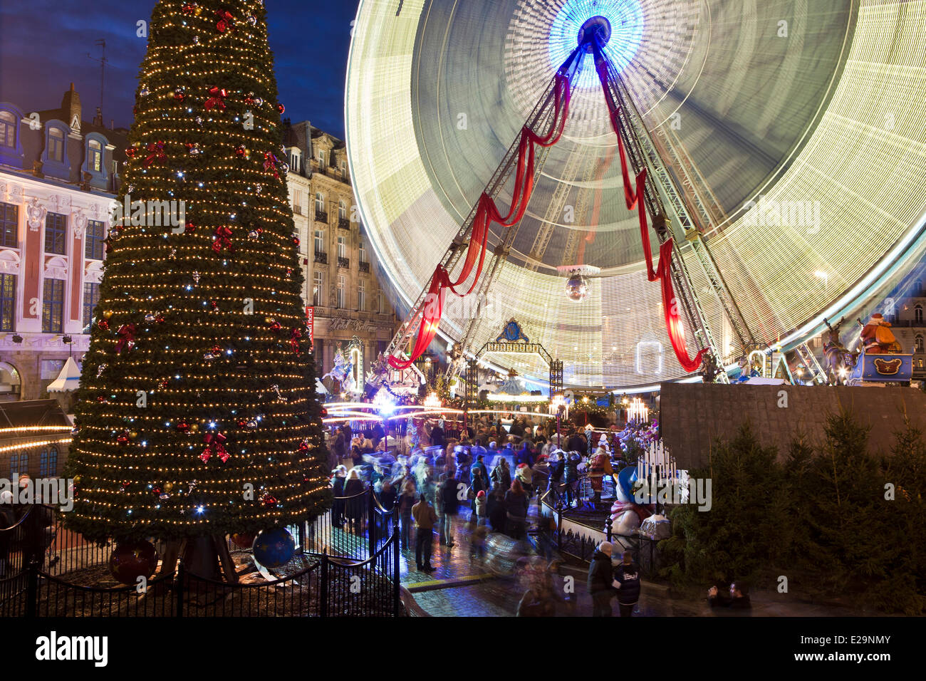 Frankreich, Nord, Lille, das große Rad installiert während der Weihnachtszeit auf der Place du General de Gaulle (General De Gaulle Stockfoto