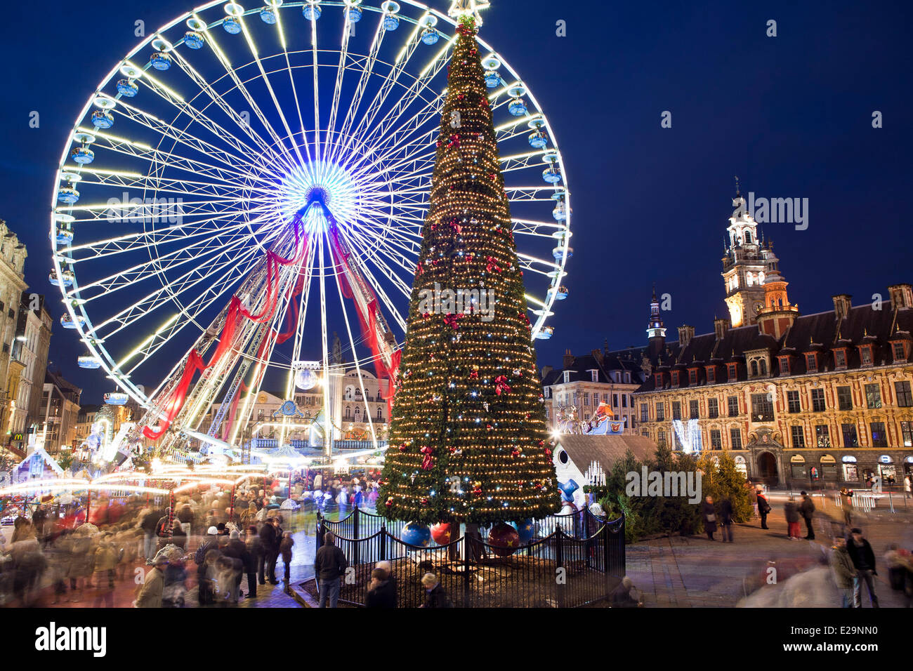 Frankreich, Nord, Lille, das große Rad installiert während der Weihnachtszeit auf der Place du General de Gaulle (General De Gaulle Stockfoto