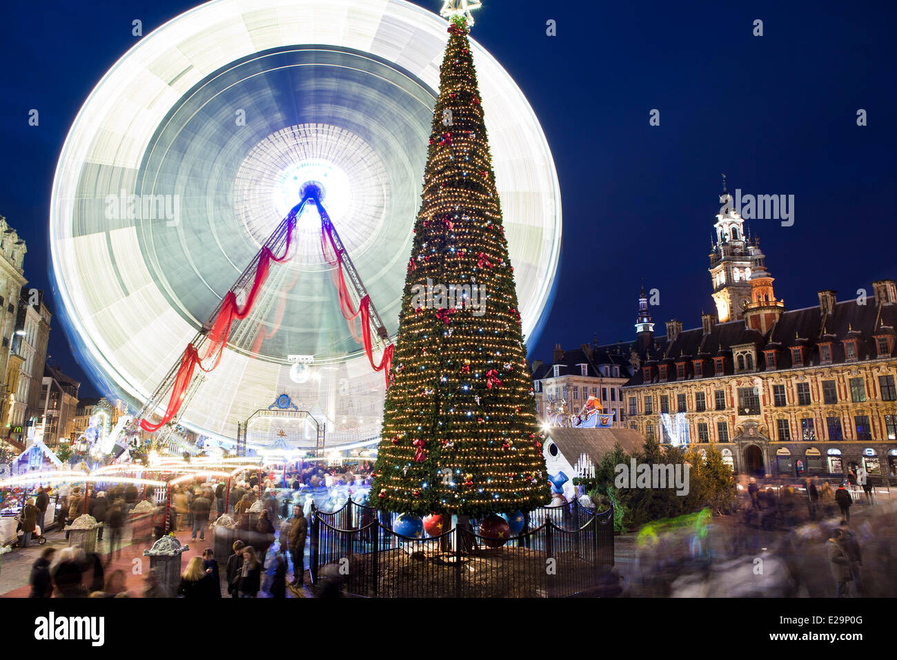 Frankreich, Nord, Lille, das große Rad installiert während der Weihnachtszeit auf der Place du General de Gaulle (General De Gaulle Stockfoto