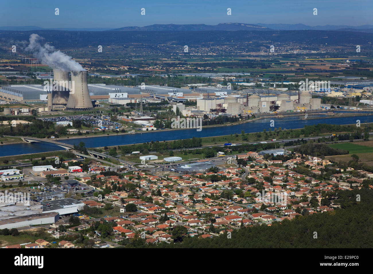 Frankreich, Drome, nukleare Industriestandort Tricastin, Turm von Eurodif Uran-Anreicherungsanlage Kühlung von Areva betrieben und Stockfoto