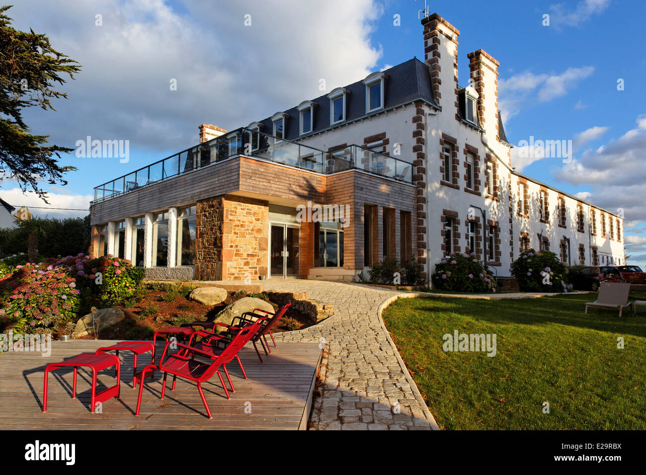Frankreich, Côtes d ' Armor, Perros Guirec, Hotel Les Costans, Außenansicht Stockfoto